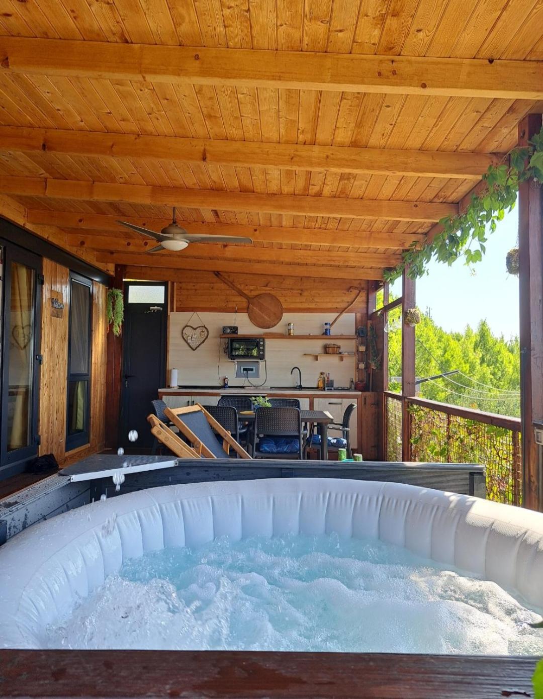 オミシュ Bella Vista With Jacuzzi 1ヴィラ エクステリア 写真